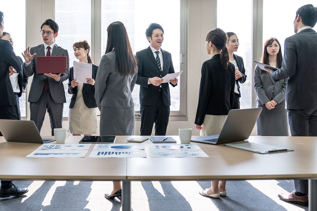 爱游戏中国-窗口期辽宁本钢备战欧联，临场应变细节曝光，引发热议，团队化学反应显著(战锤40k类的暴兵小说)