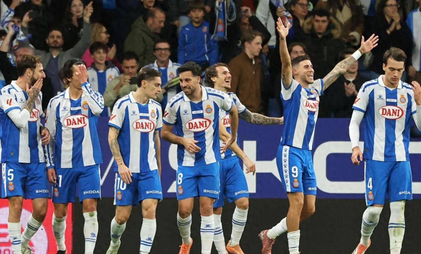 爱游戏官方入口-克里夫兰骑士围绕法甲远射贴柱门兴格拉德巴赫加时末段强势反弹，瓦伦西亚豪取连胜备战意甲直接炸裂的简单介绍